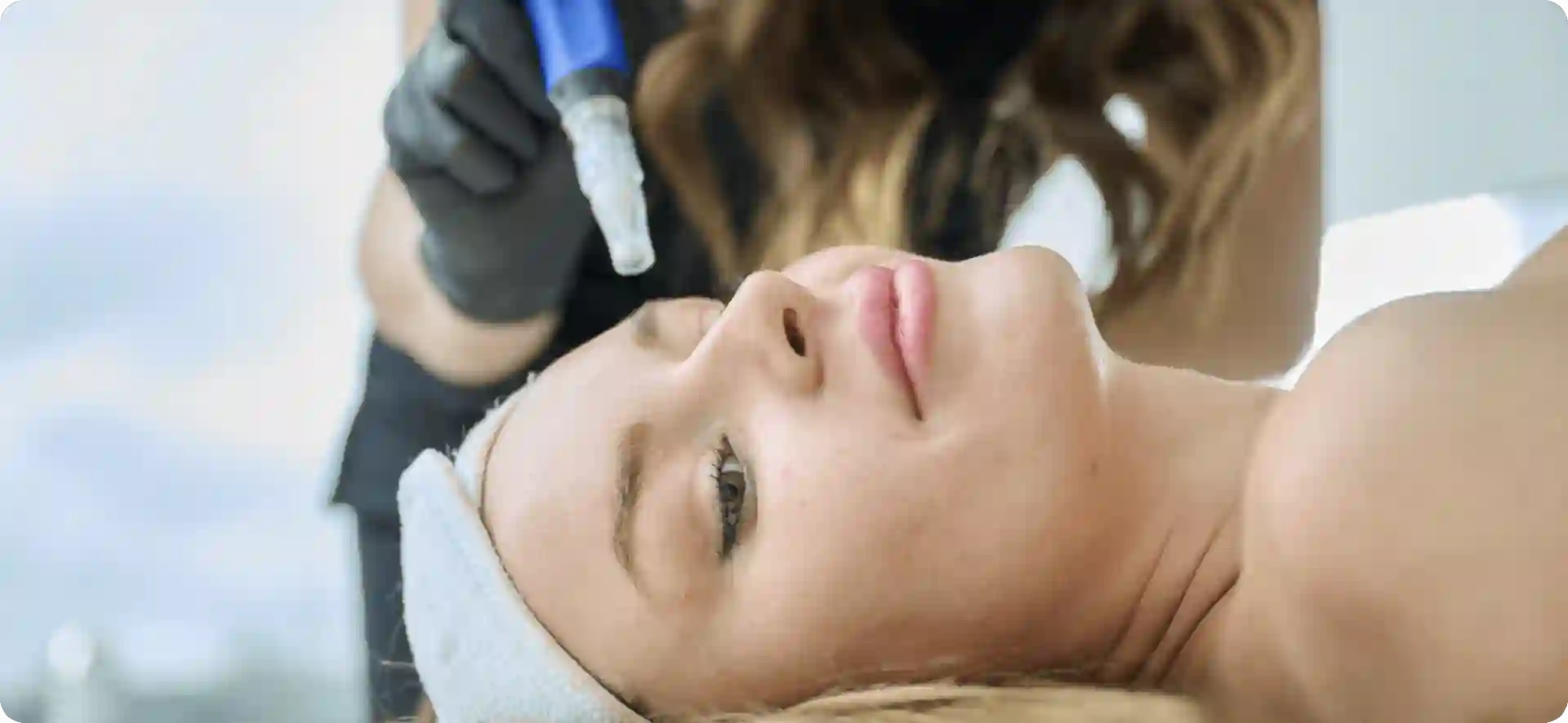 How Do Microneedles Trigger New Collagen and Elastin in Loose Skin Dartford?